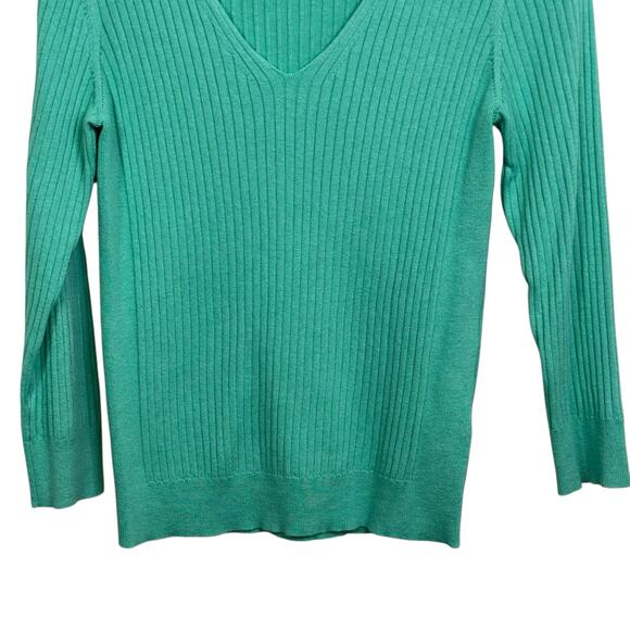 J. McLaughlin Size Medium Green Cotton Blend Ribbed V-Neck Pullover Sweater - Picture 3 of 6